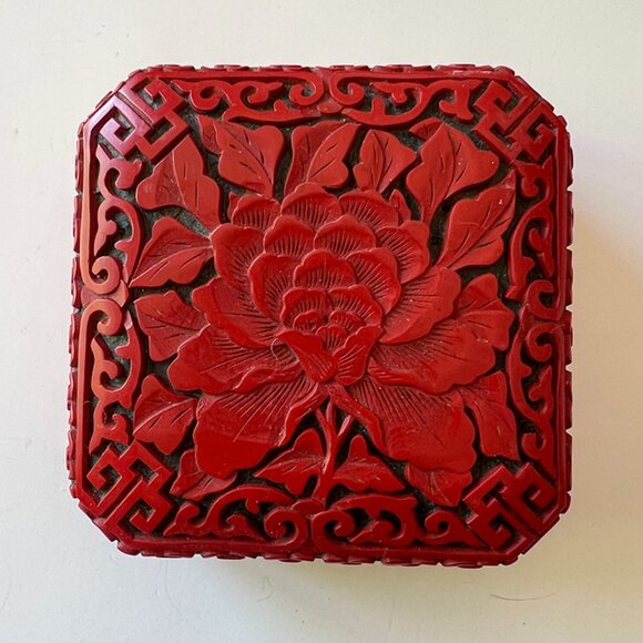Chinese Carved Chrysanthemum Cinnabar Square Trinket Box - Picture 1 of 4